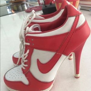 LOOKING FOR Nke heels, pumps, stilettos